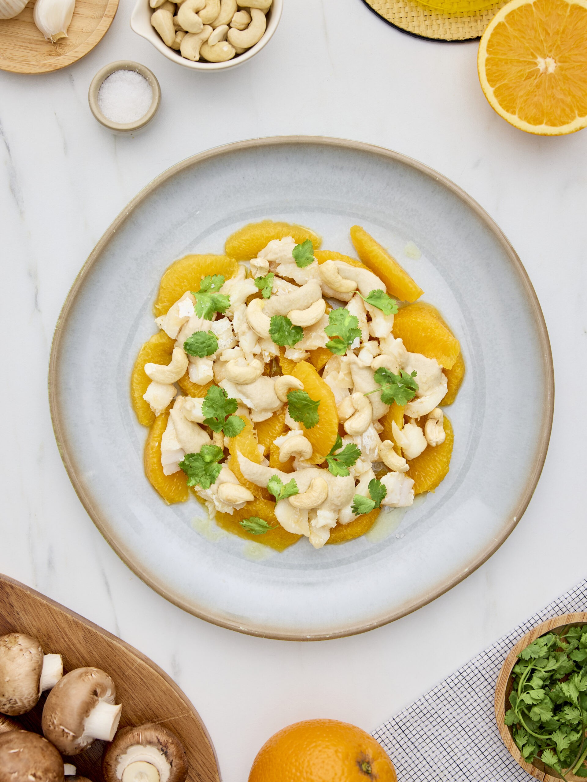 Ensalada de bacalao, naranja y emulsión de champiñon portobello