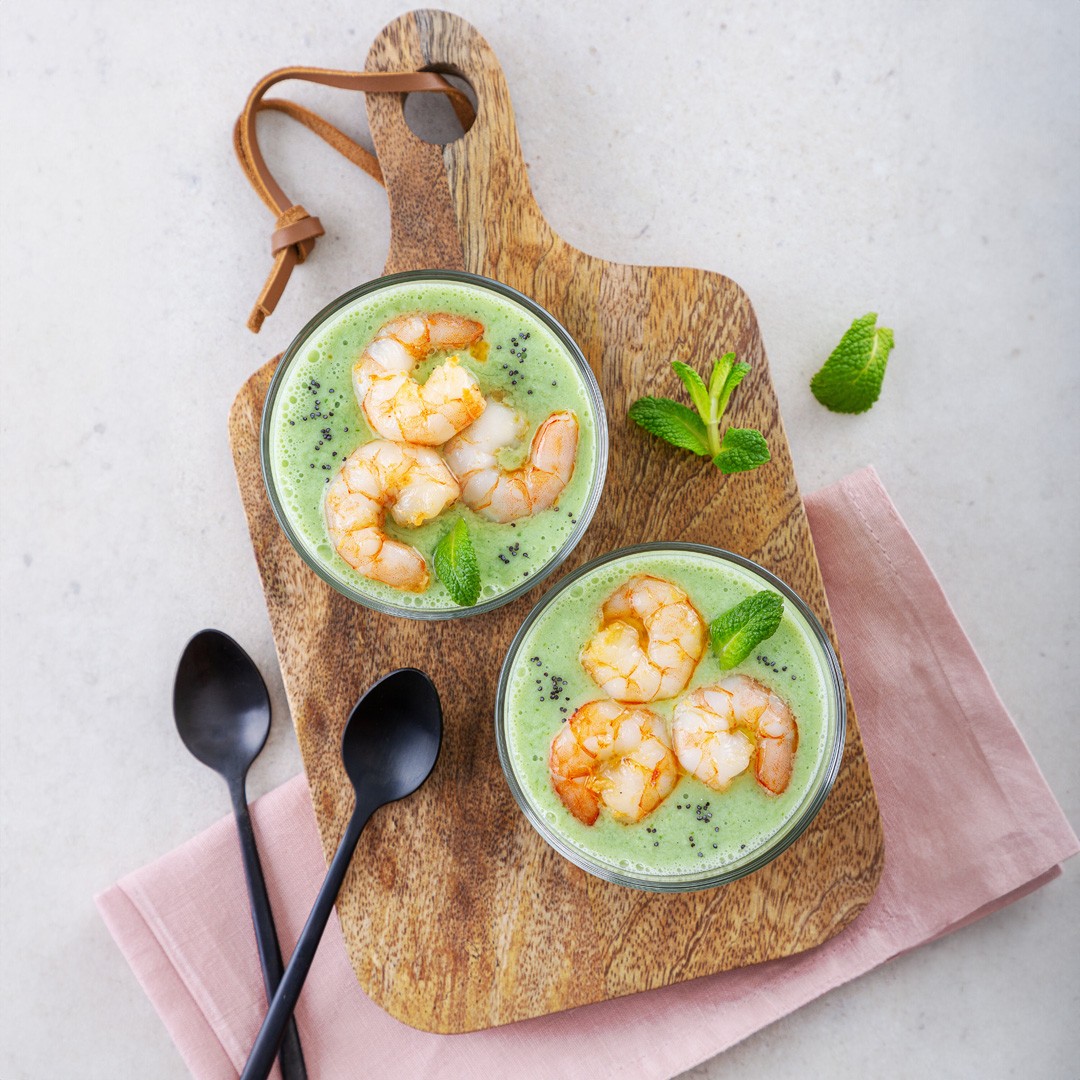 Sopa fría de pepino y langostinos